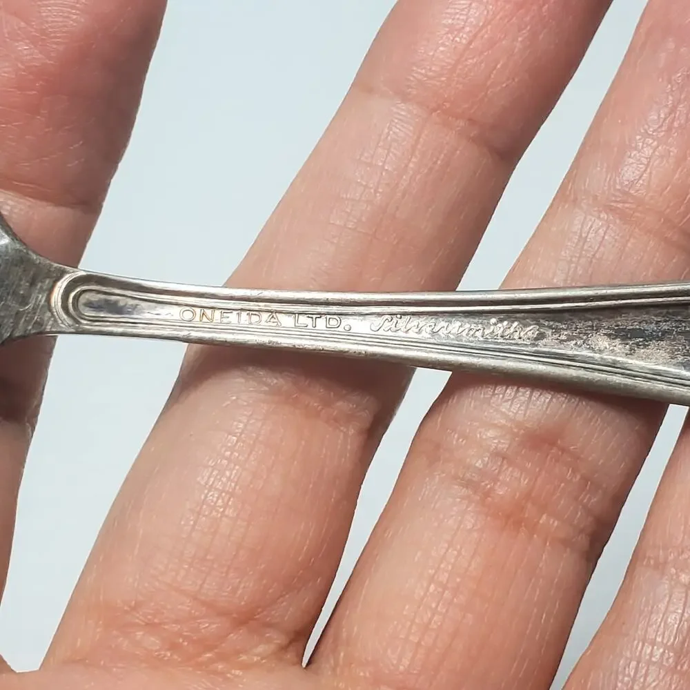 Oneida Silversmith Stainless Baby Spoon 4.5